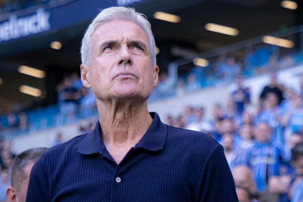 Trocas de Castro falham e Grêmio perde ritmo em empate com Bragantino