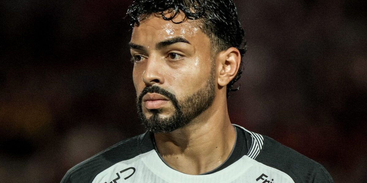 Bidu se queima com torcida do Corinthians após vexame: ‘Abaixa tua bola’