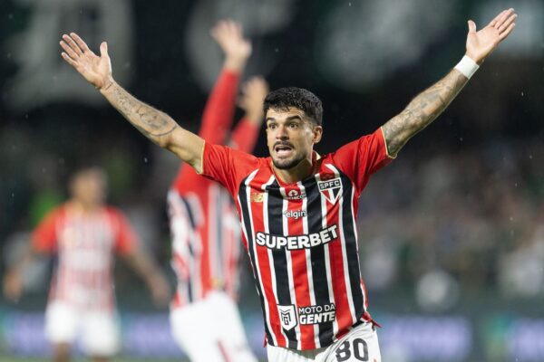 São Paulo define time para clássico: Cauly titular e lateral volta