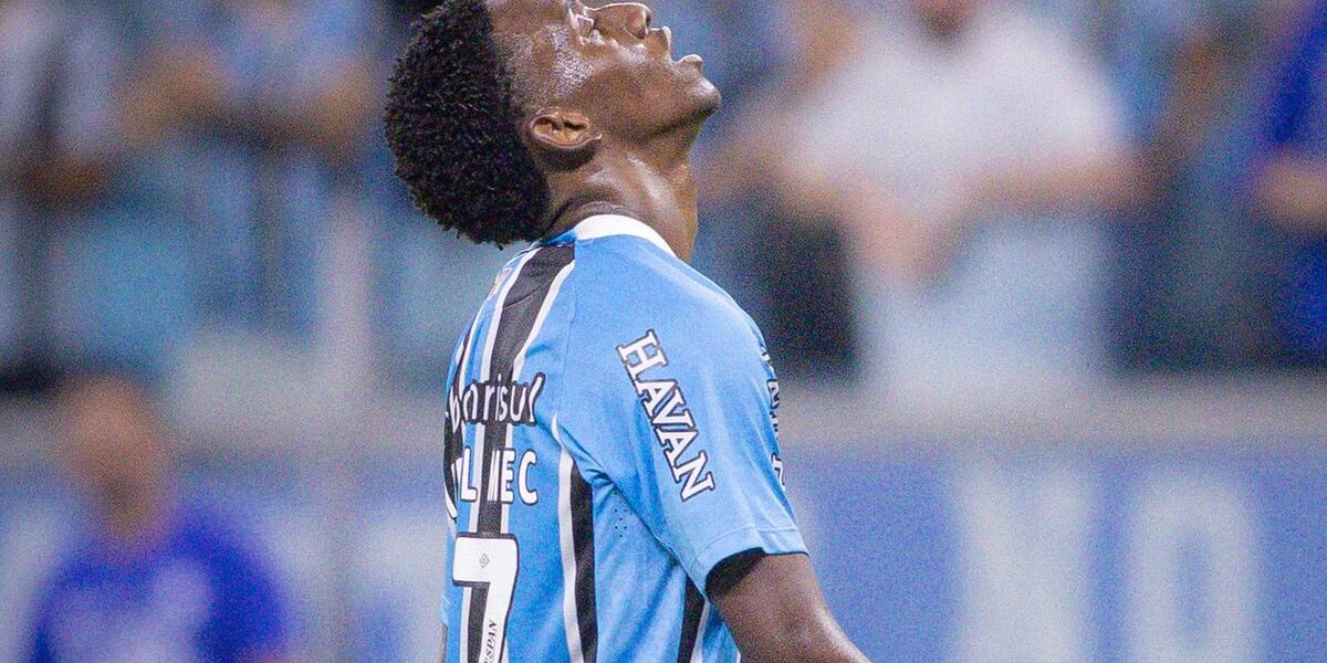 Grêmio empata com Bragantino após desperdiçar chances claras