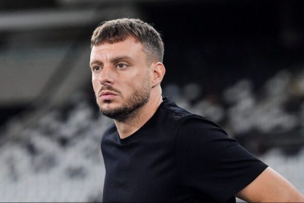 Anselmi joga a carreira contra o Bragantino; Botafogo define time