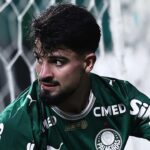 Flaco López se compara a rivais: abaixo de Hulk e Gabigol, mas acima de Memphis