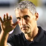 Vojvoda cai no Santos após derrota; Crespo e Cuca são cotados