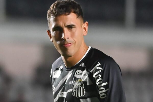 Christian Oliva: o uruguaio que virou trinco do Santos