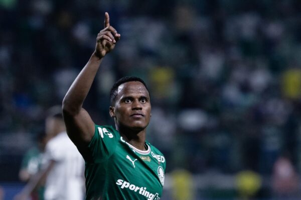 São Paulo começa mal e vê Palmeiras abrir placar no Morumbi