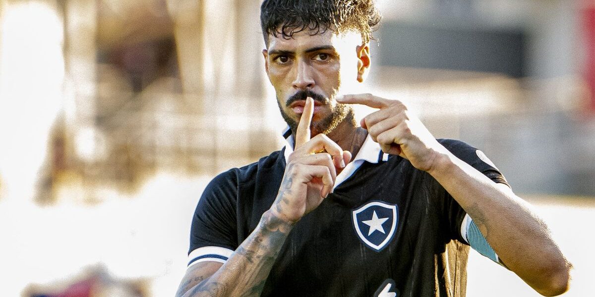 Barboza defende Anselmi e dedica vitória do Botafogo ao treinador