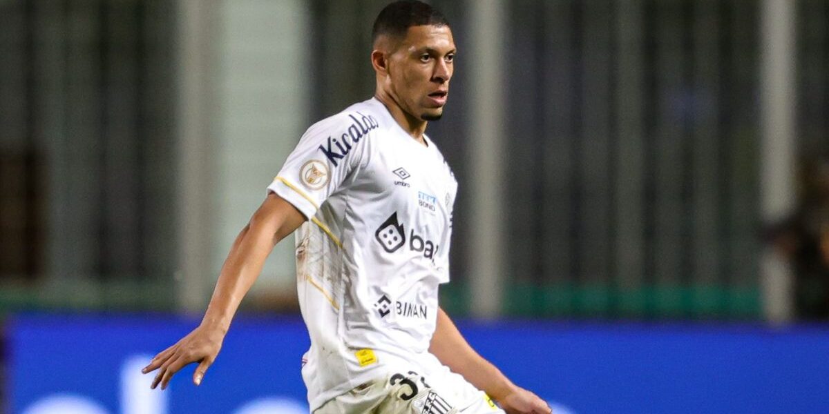 Alex Nascimento pode voltar ao Santos? Cuca pode ser obstáculo