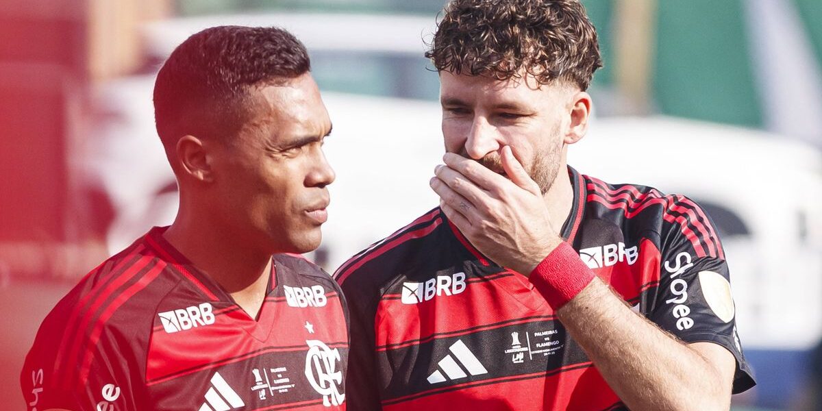 Alex Sandro pode deixar o Flamengo em busca de ritmo mais leve