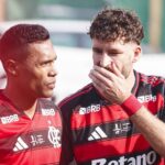 Alex Sandro pode deixar o Flamengo em busca de ritmo mais leve