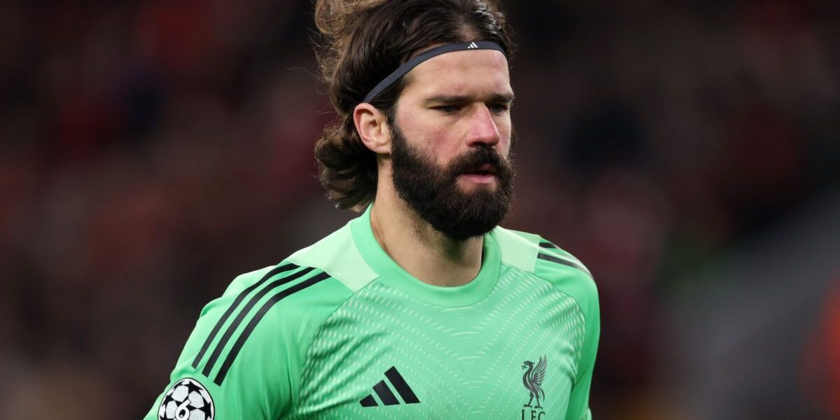 Alisson se pronuncia sobre lesão e corte da Seleção