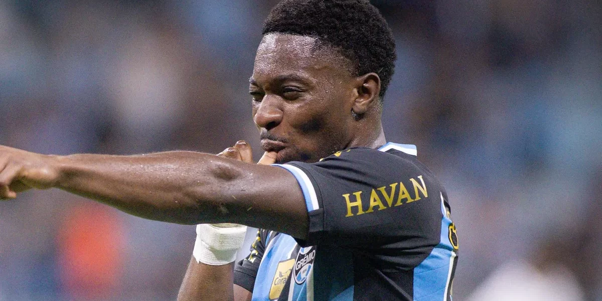 Renovar com Amuzu custa mais de R$ 1 milhão; Grêmio tenta barganhar