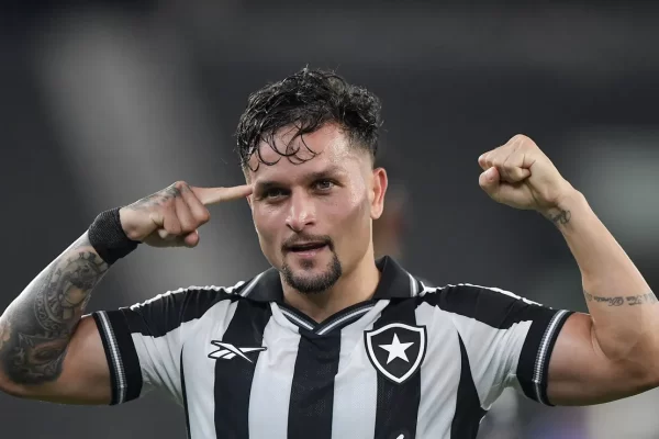 São Paulo fecha com Artur: salário, cláusula e detalhes do empréstimo