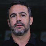 Cruzeiro faz oferta oficial e aguarda resposta de Artur Jorge