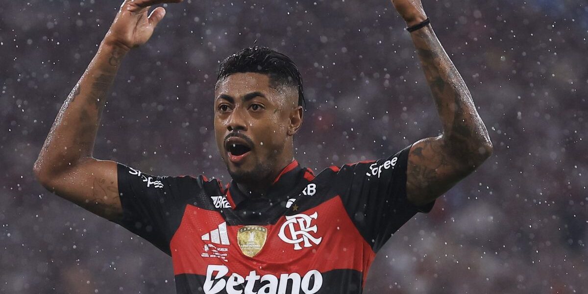 Flamengo oferece renovação a Bruno Henrique e aguarda resposta