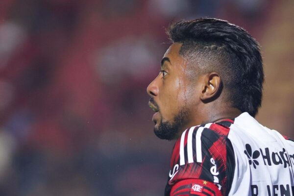 Renovação de BH no Fla esbarra em salário: atacante resiste a corte