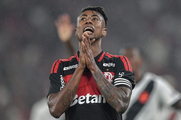 Flamengo oficializa baixa de Bruno Henrique contra o Remo