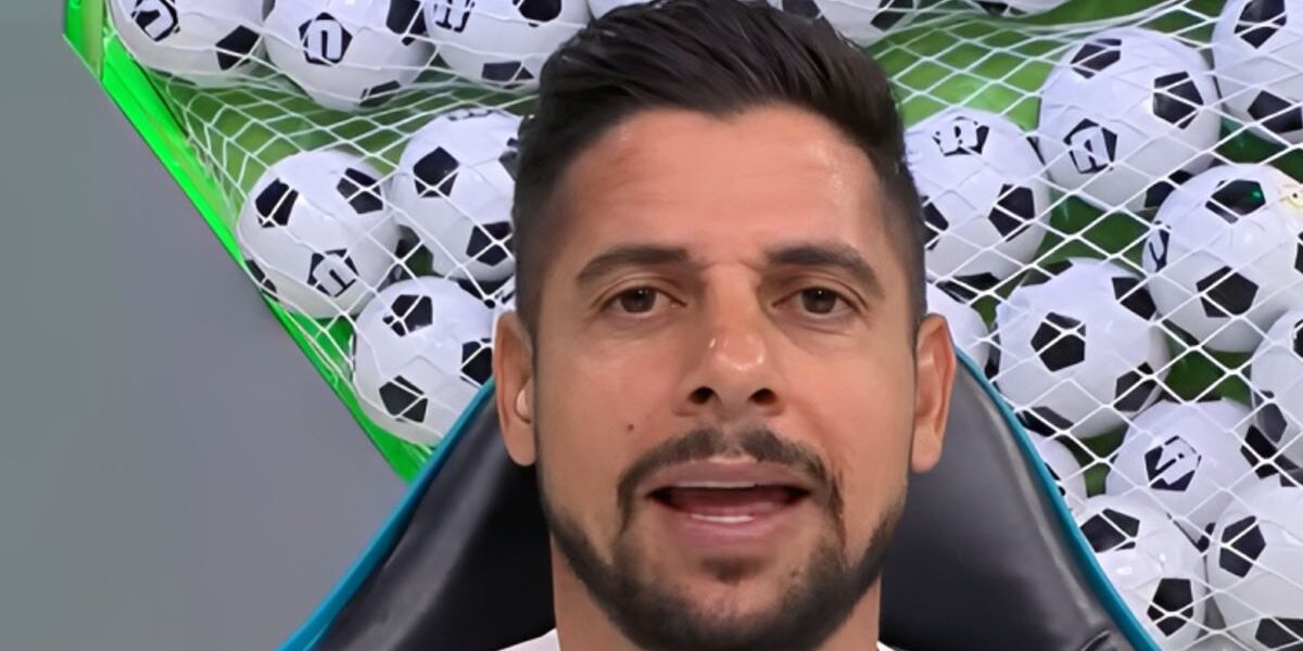 Cicinho crava vitória do Santos sobre o Corinthians no clássico