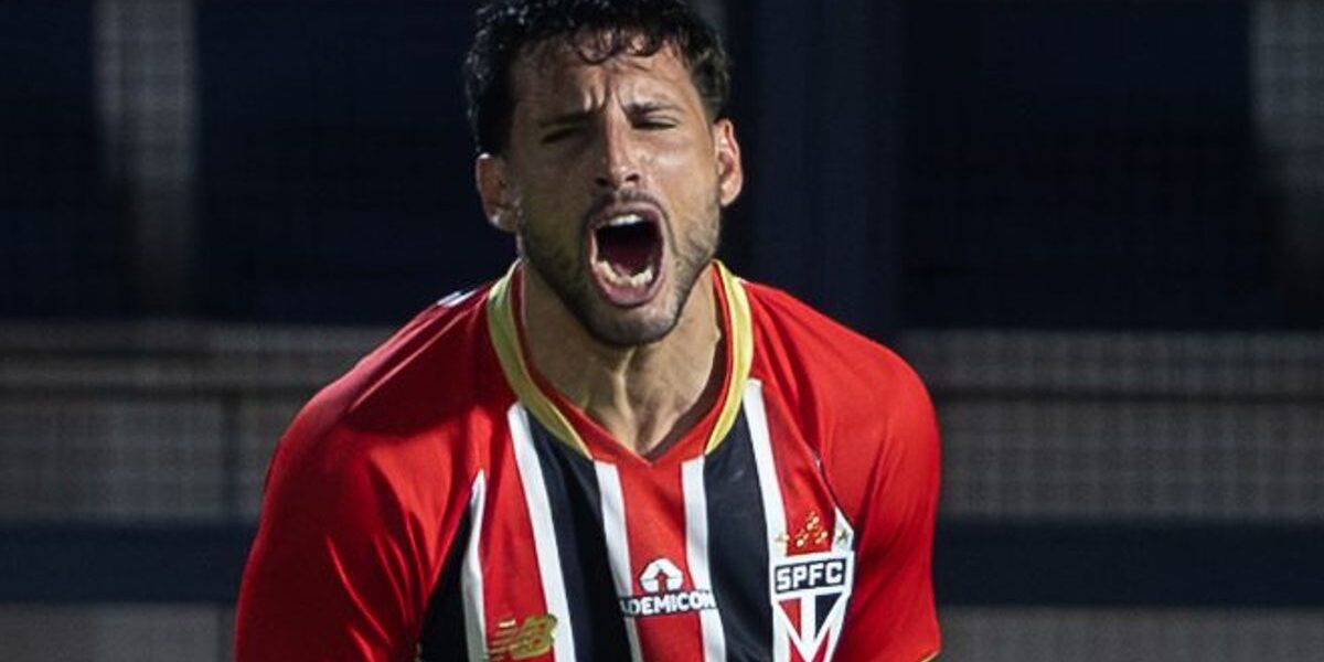 São Paulo vira contra o Bragantino e conquista vitória heroica