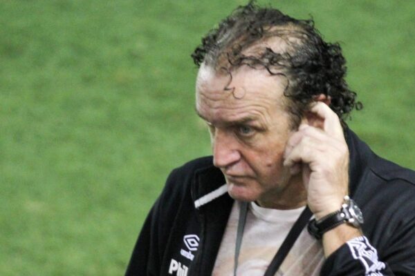 Santos teme rejeição a Cuca e mira Rafael Guanaes como plano B