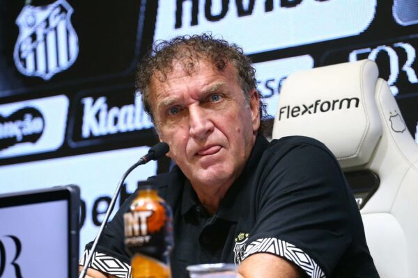 Cuca dá voto de confiança e Rincón deve ficar no Santos