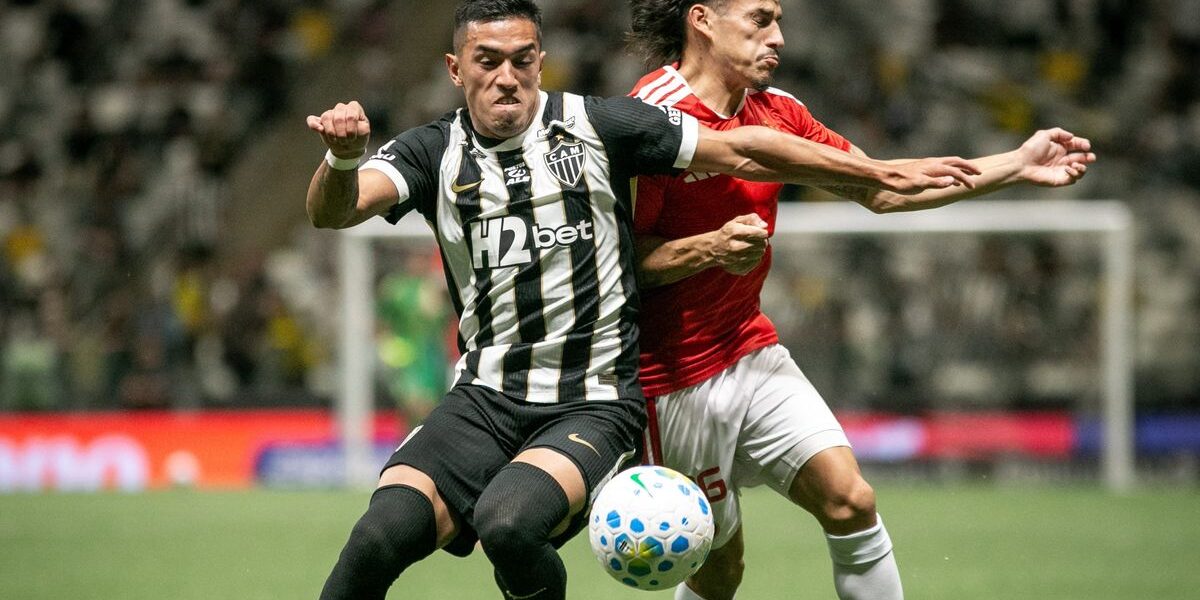 Atlético-MG vence Inter com gol relâmpago de Cuello no Brasileirão