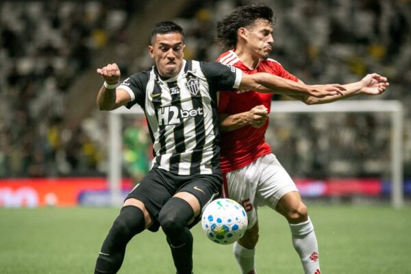 Atlético-MG vence Inter com gol relâmpago de Cuello no Brasileirão