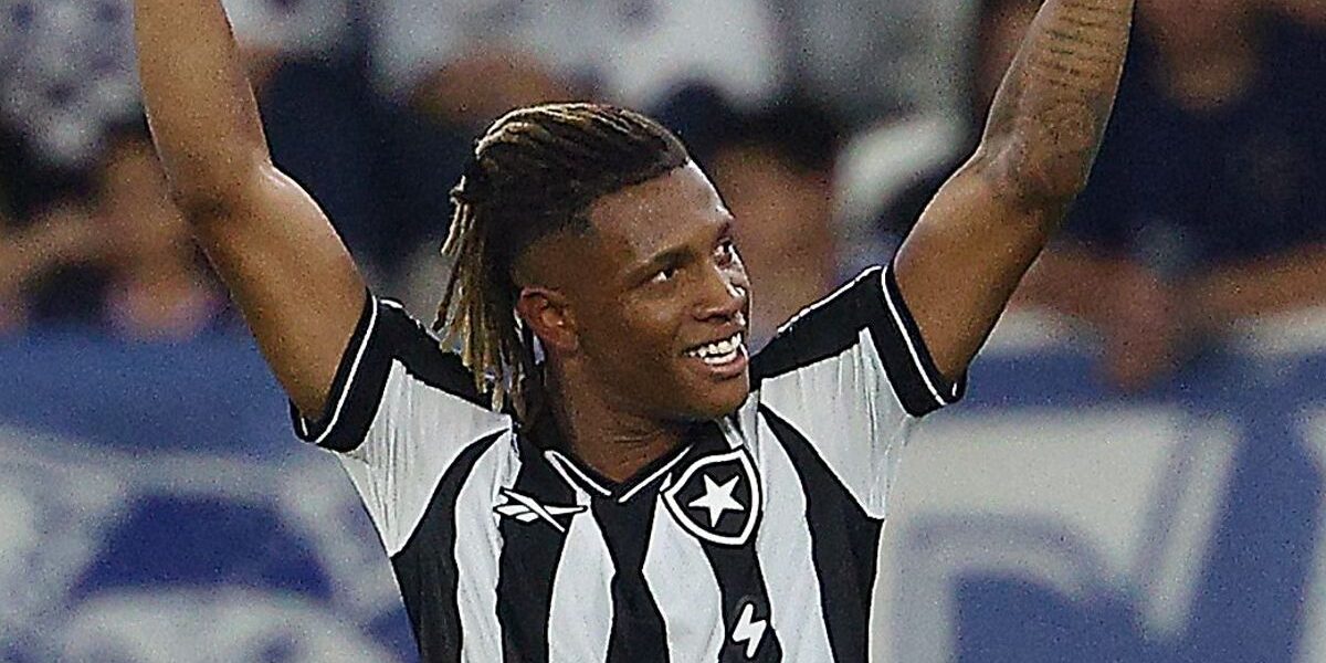 Danilo brilha, e até Abel conversa com a ‘Cria da Academia’