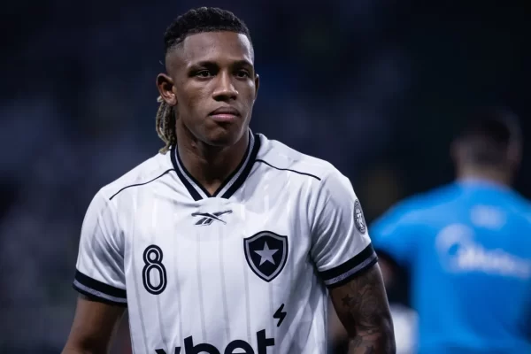 Danilo Santos se diz pronto para ser titular do Brasil e cita Botafogo