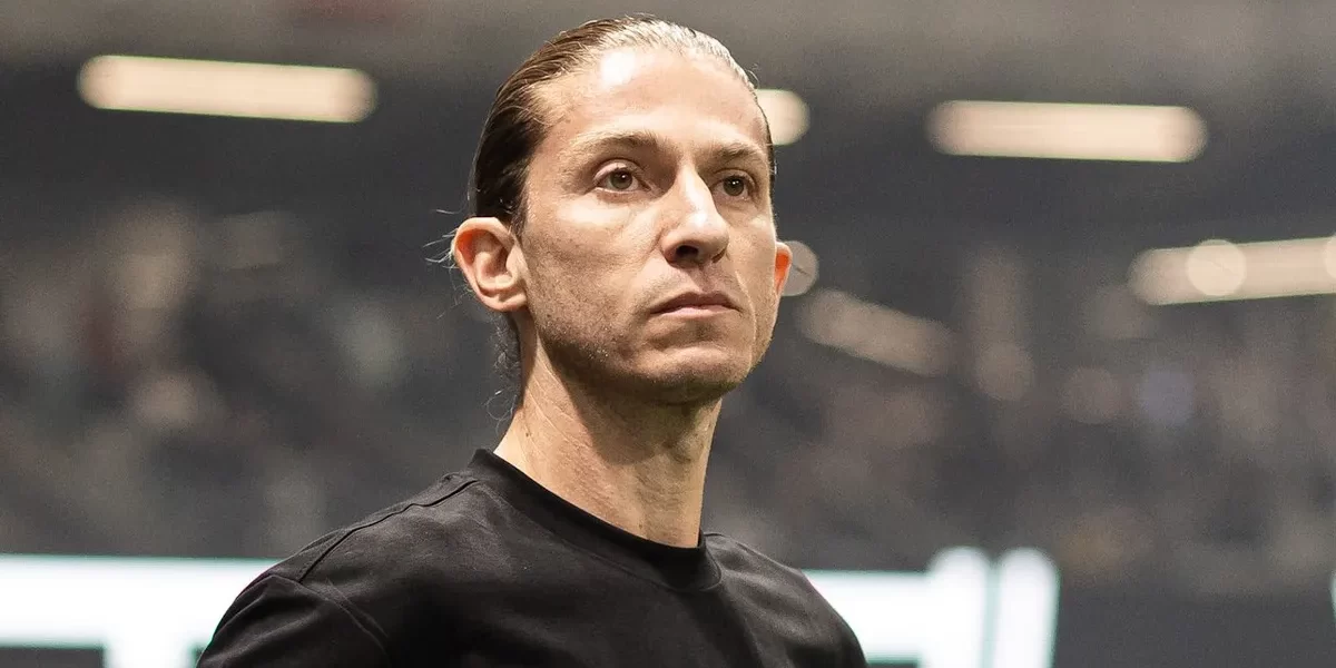 Filipe Luís quebra silêncio sobre saída do Flamengo