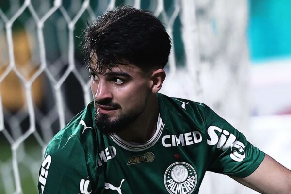 Flaco López decide e Palmeiras reassume liderança do Brasileirão