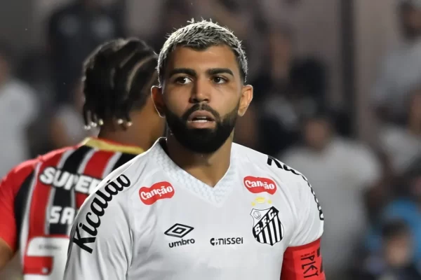 Gabigol divide o coração entre Santos e Flamengo: “Meio a meio”