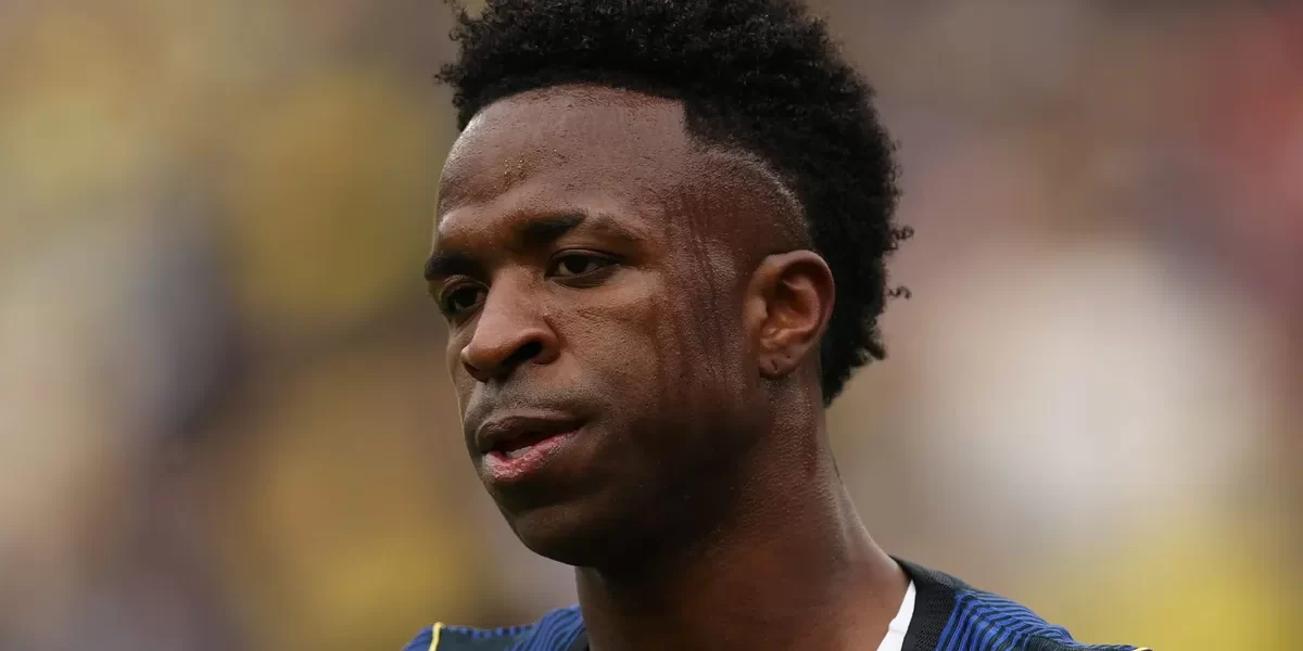 Após jogo ruim, Vini Jr. na Universal gera revolta na torcida