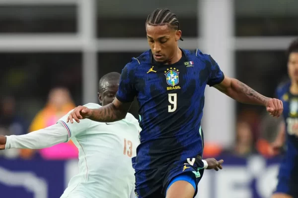 Defesa do Brasil marca mais que ataque no ciclo da Copa