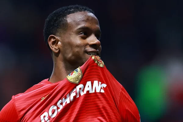 Helinho no Flamengo: Rumores Fortes, Mas Diretoria Cética