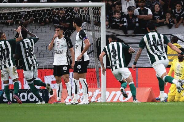 Coritiba surpreende Corinthians com gol de Jacy na Arena
