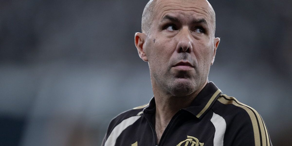 Jardim dá aula tática e Flamengo goleia Botafogo no Nilton Santos