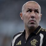 Jardim dá aula tática e Flamengo goleia Botafogo no Nilton Santos