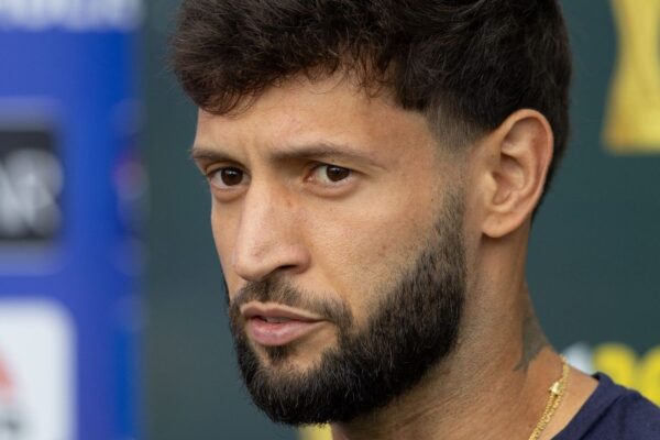 Santos busca sócios para pagar R$ 42,4 mi por Juninho Capixaba