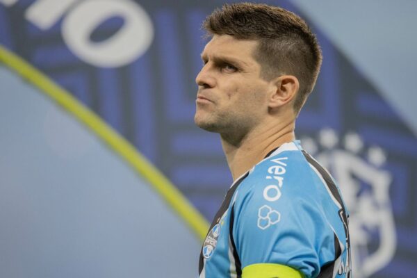 Kannemann rejeita San Lorenzo e decide permanecer no Grêmio