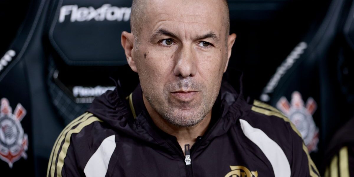 Jardim ajusta o Flamengo após expulsão e lesão contra Corinthians