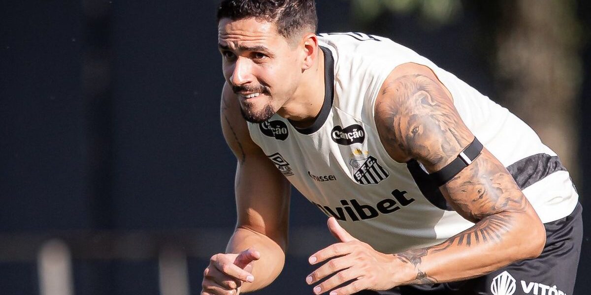 Lucas Veríssimo Perto da Estreia no Santos Após Expulsão
