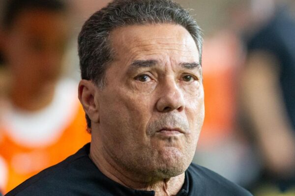 Vanderlei Luxemburgo melhora na UTI, mas alta só no domingo