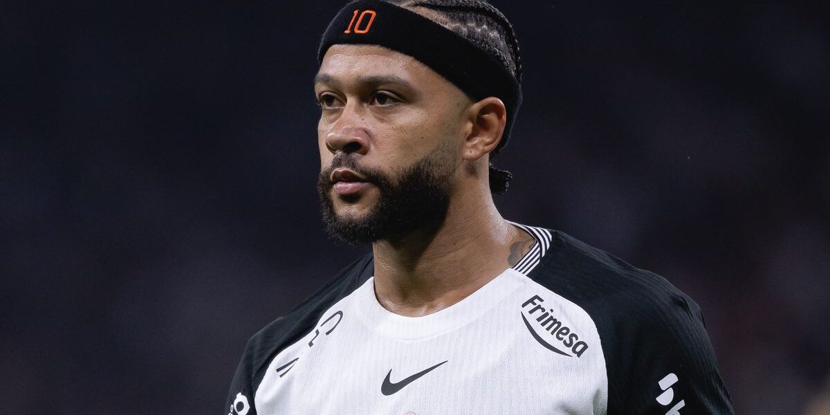 Corinthians busca Memphis Depay como garoto-propaganda para renovação
