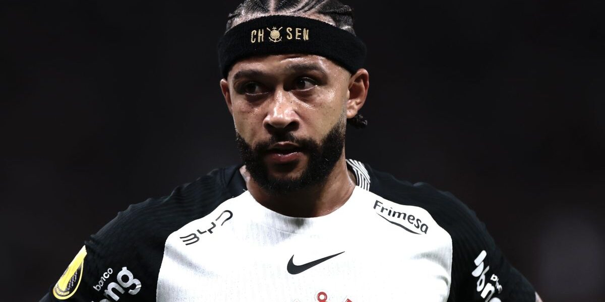 Memphis quer ficar no Corinthians, mas dívida de R$ 40 mi trava renovação