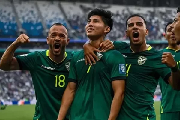 Miguelito brilha pela Bolívia e vira peça-chave na repescagem