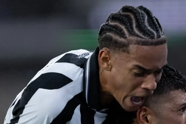 Santos fecha com Newton por R$ 21 milhões, indicação de Cuca