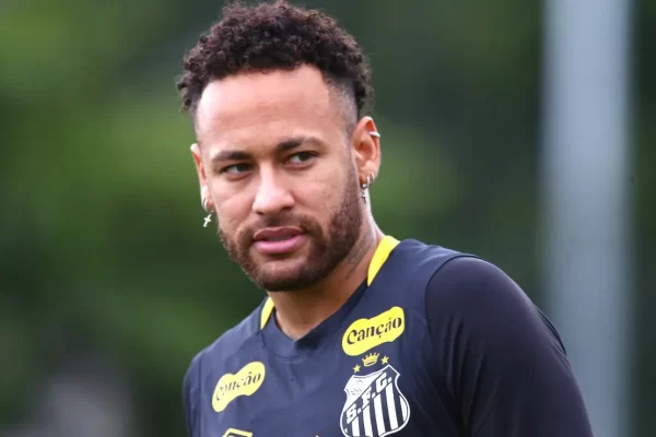 Sormani acusa Ancelotti de falsidade por convocar Danilo e deixar Neymar