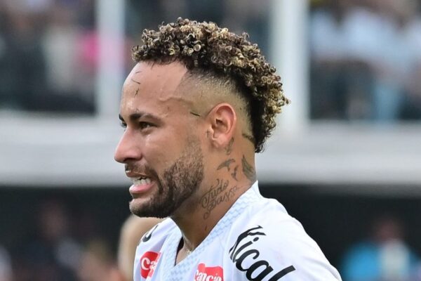 Neymar revela mágoa por ausência na Seleção: “fico chateado”