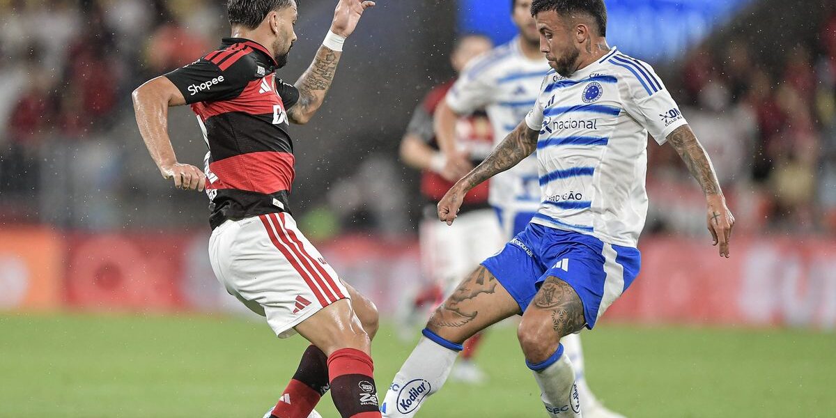 Jardim acerta posição de Paquetá e ganha elogios da torcida rubro-negra