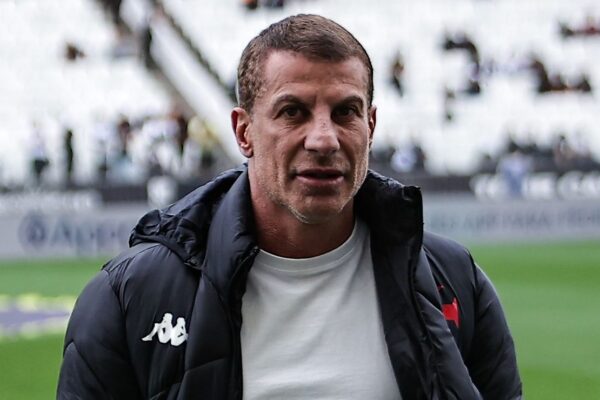 Pedrinho explica troca de Diniz por Renato no Vasco: “Cada um tem seu conceito”